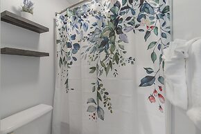 Spring Creek Escape - Balcony w/ Views