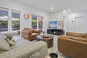 High-end Modern Villa Spa Pool & Views