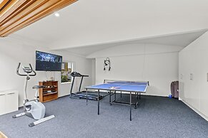 High-end Modern Villa Spa Pool & Views