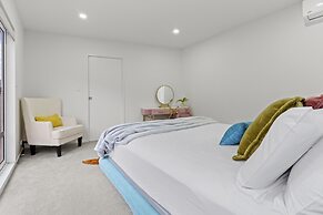 High-end Modern Villa Spa Pool & Views