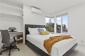 High-end Modern Villa Spa Pool & Views