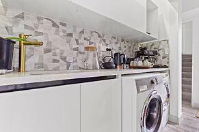 High-end Modern Villa Spa Pool & Views