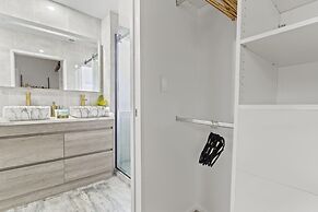 High-end Modern Villa Spa Pool & Views