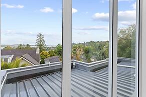 High-end Modern Villa Spa Pool & Views