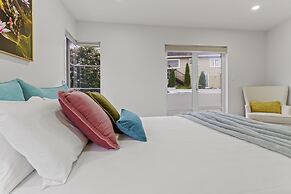 High-end Modern Villa Spa Pool & Views