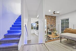 High-end Modern Villa Spa Pool & Views