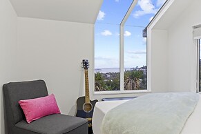 High-end Modern Villa Spa Pool & Views