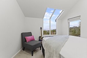 High-end Modern Villa Spa Pool & Views