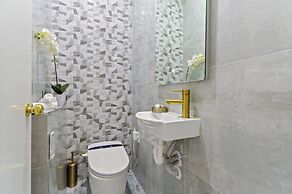 High-end Modern Villa Spa Pool & Views