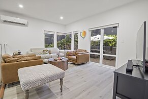 High-end Modern Villa Spa Pool & Views