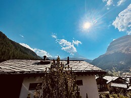 Haus Beta by Zermatt Premium Apartments