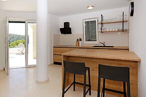 Beachfront villa Senses for 12 in Milna