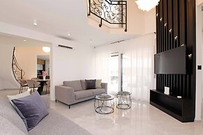 Beachfront villa Senses for 12 in Milna