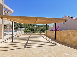 Beachfront villa Senses for 12 in Milna