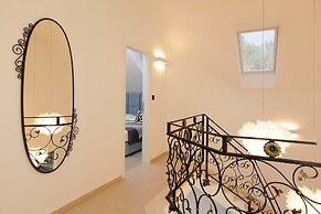 Beachfront villa Senses for 12 in Milna