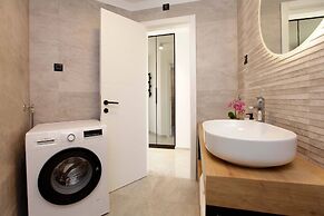 Beachfront villa Senses for 12 in Milna