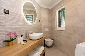 Beachfront villa Senses for 12 in Milna