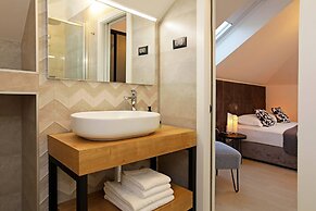 Beachfront villa Senses for 12 in Milna