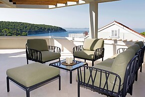 Beachfront villa Senses for 12 in Milna