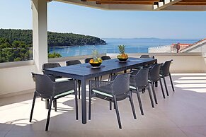 Beachfront villa Senses for 12 in Milna