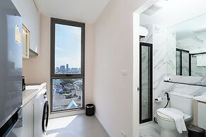 Oakwood Suites Tiwanon Bangkok