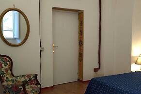 2-bed House in Rome Near Coliseum