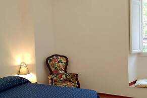 2-bed House in Rome Near Coliseum