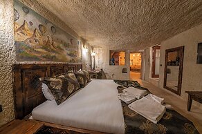 CAPP ROYAL CAVE HOTEL
