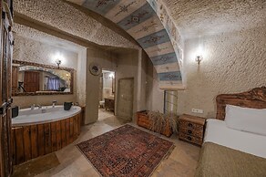 CAPP ROYAL CAVE HOTEL