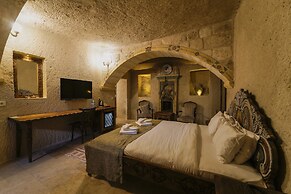 CAPP ROYAL CAVE HOTEL