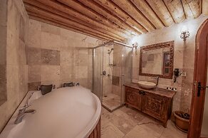 CAPP ROYAL CAVE HOTEL