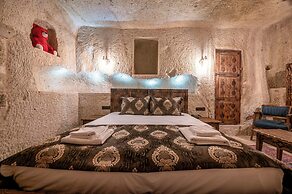 CAPP ROYAL CAVE HOTEL