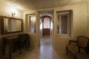 CAPP ROYAL CAVE HOTEL