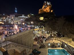 CAPP ROYAL CAVE HOTEL