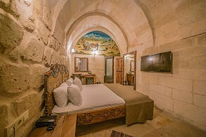 CAPP ROYAL CAVE HOTEL