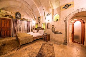 CAPP ROYAL CAVE HOTEL