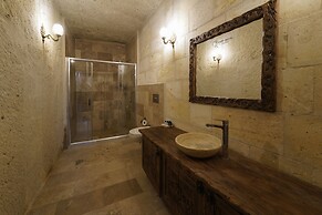 CAPP ROYAL CAVE HOTEL