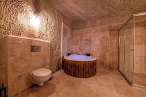 CAPP ROYAL CAVE HOTEL