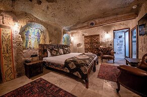 CAPP ROYAL CAVE HOTEL