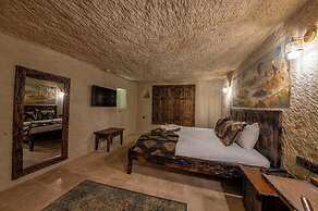 CAPP ROYAL CAVE HOTEL