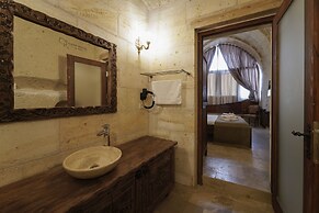 CAPP ROYAL CAVE HOTEL