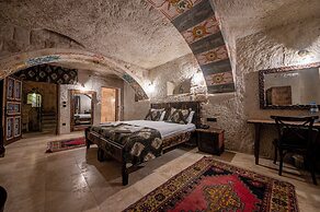 CAPP ROYAL CAVE HOTEL