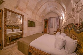 CAPP ROYAL CAVE HOTEL