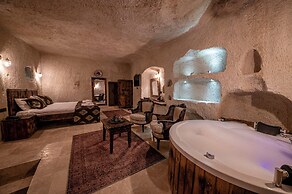 CAPP ROYAL CAVE HOTEL