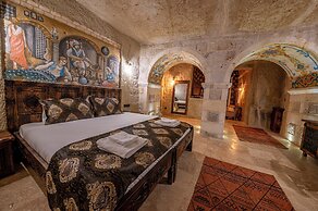 CAPP ROYAL CAVE HOTEL