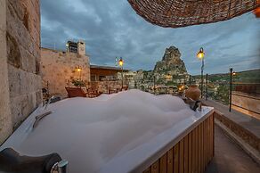 CAPP ROYAL CAVE HOTEL