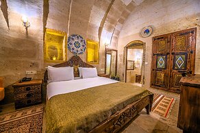 CAPP ROYAL CAVE HOTEL