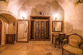 CAPP ROYAL CAVE HOTEL