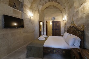 CAPP ROYAL CAVE HOTEL