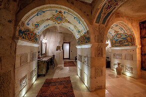 CAPP ROYAL CAVE HOTEL